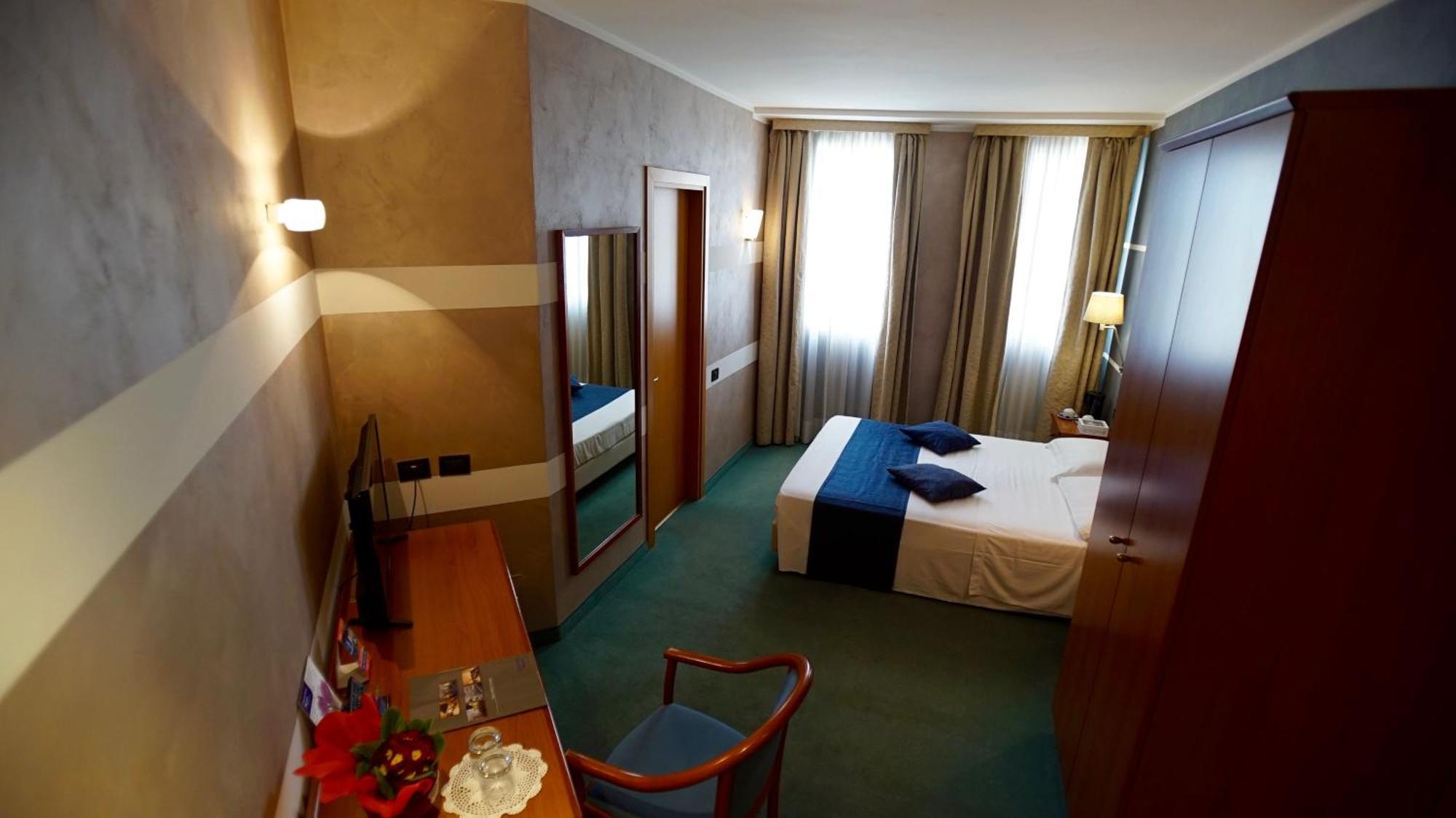 Classic Hotel Tulipano Терни Экстерьер фото