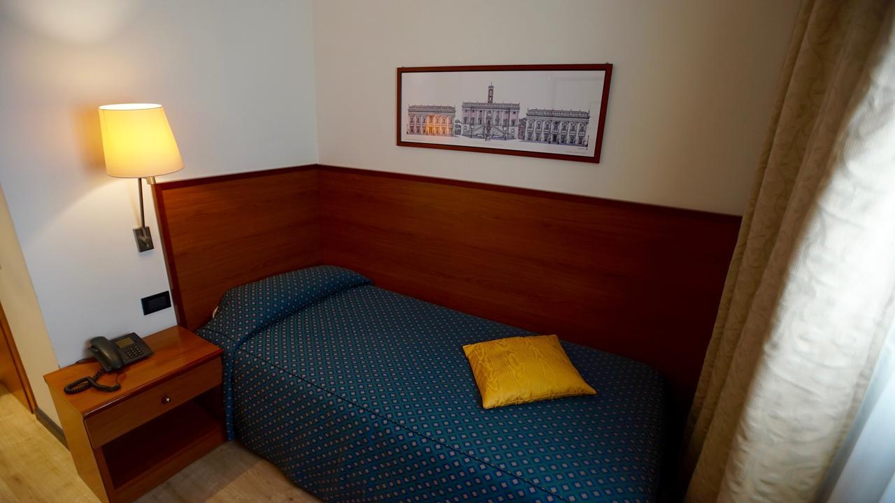Classic Hotel Tulipano Терни Экстерьер фото