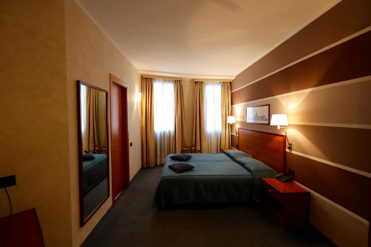 Classic Hotel Tulipano Терни Экстерьер фото